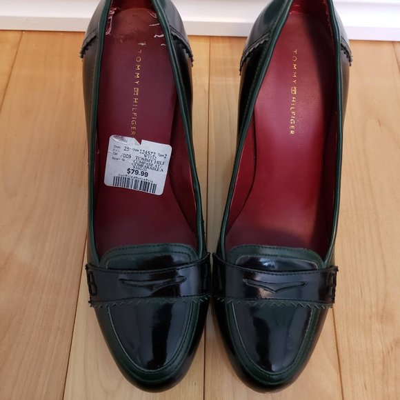 Tommy Hilfiger Size 5 Black Leather Heeled Loafers - Picture 2 of 2